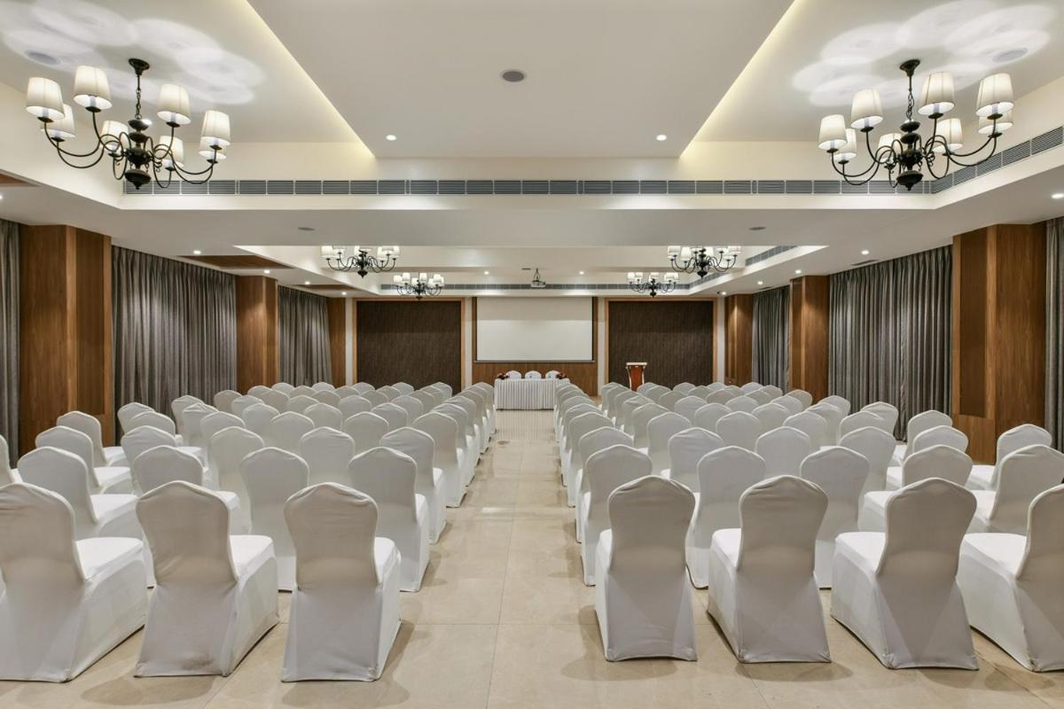 Meritas Aura Resort Lonavala Exterior photo